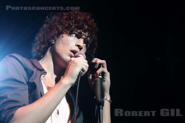 JULIAN PERRETTA - 2010-10-20 - PARIS - L'Alhambra - 